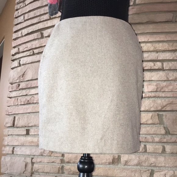 Banana Republic Dresses & Skirts - Banana Republic Wool tweed short skirt.